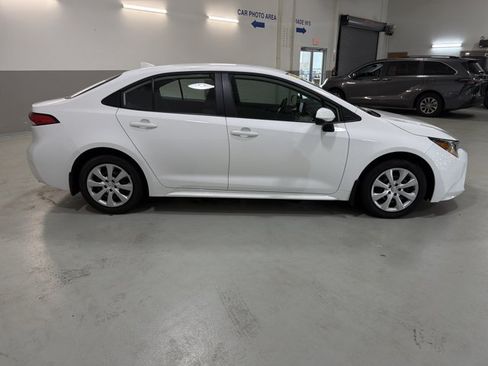 Used 2025 Toyota Corolla LE FWD image 10