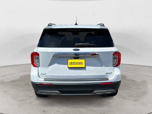 Used 2023 Ford Explorer XLT w/ Equipment Group 202A AWD/4WD image 4