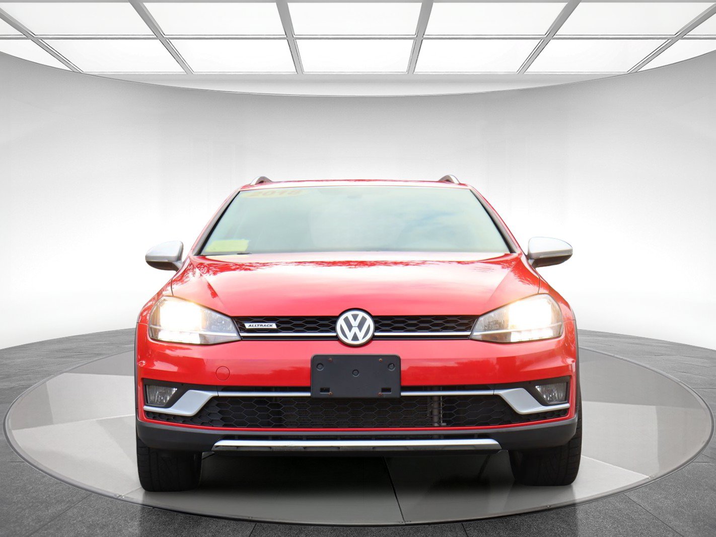 Used 2018 Volkswagen Golf Alltrack SE AWD/4WD image 2