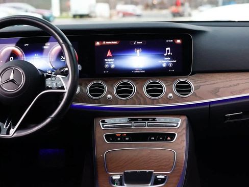 Certified 2022 Mercedes-Benz E 350 4MATIC Sedan image 25