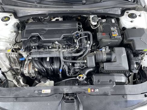 Used 2025 Hyundai Elantra SEL FWD image 47