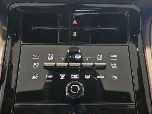 New 2025 Porsche Panamera 4 image 33