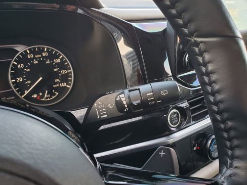 Used 2023 Nissan Pathfinder SL image 22