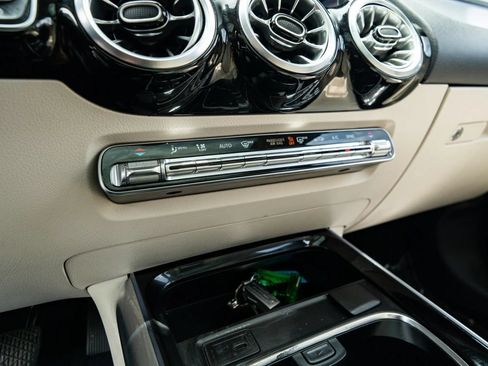 Used 2022 Mercedes-Benz GLA 250 4MATIC w/ Premium Package Lite image 44
