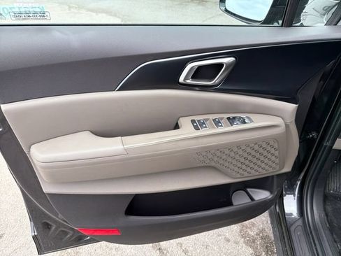 New 2026 Kia Carnival FWD image 16