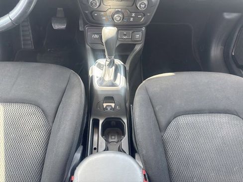 Certified 2020 Jeep Renegade Altitude AWD/4WD image 14