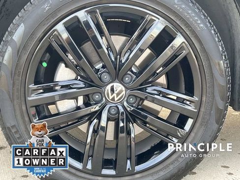 Certified 2022 Volkswagen Tiguan SE R-Line image 7