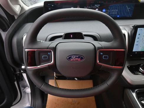 New 2025 Ford Expedition Active image 6