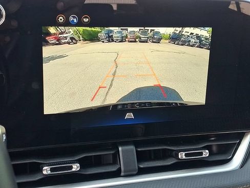 Used 2025 Chevrolet Equinox LT AWD/4WD image 13