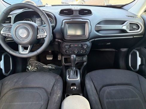 Used 2019 Jeep Renegade Latitude image 17