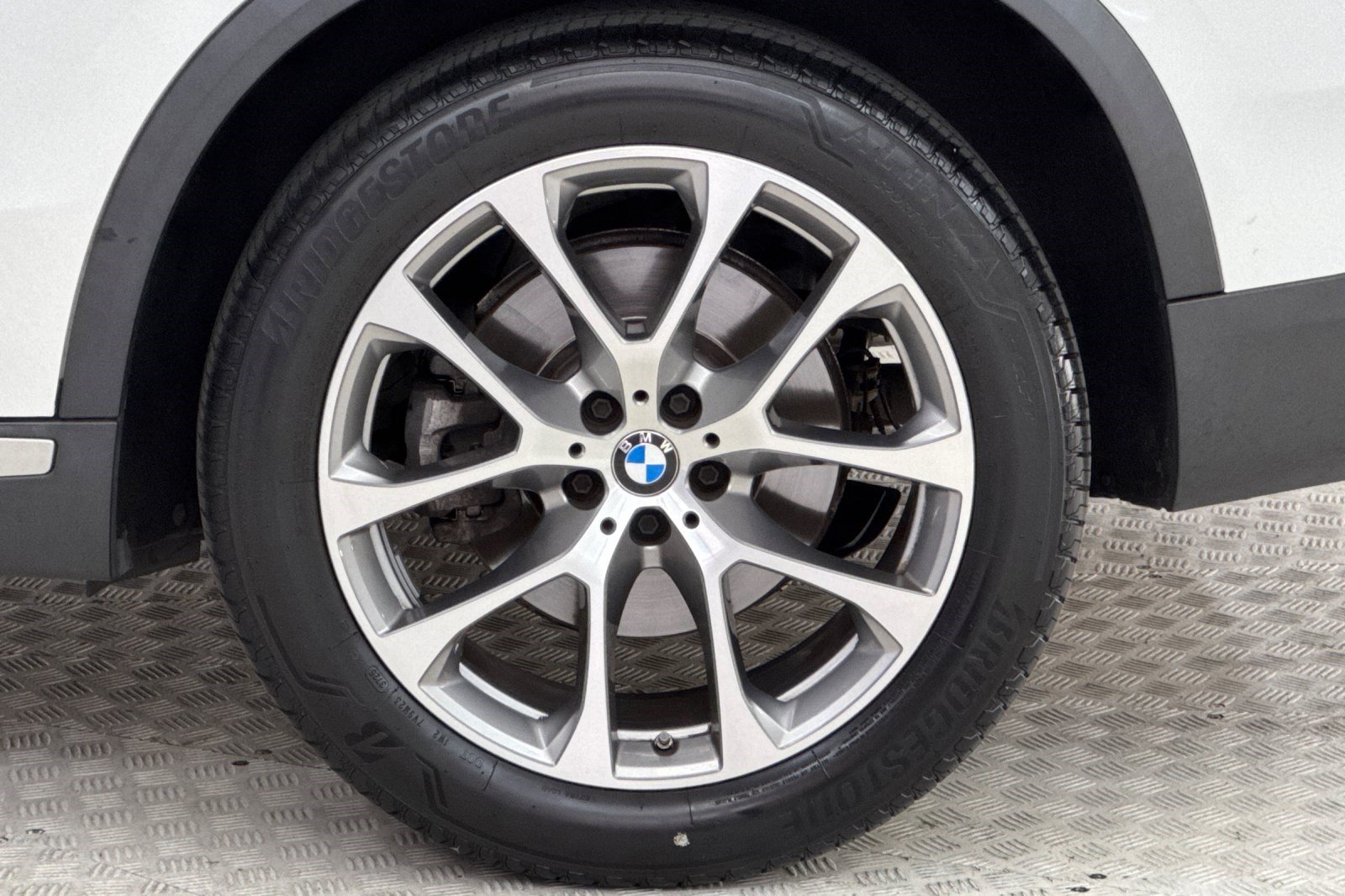 Certified 2024 BMW X5 sDrive40i w/ Parking Assistance Package RWD image 13
