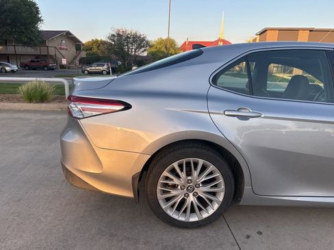 Used 2018 Toyota Camry XLE w/ Driver Assist Package FWD image 9