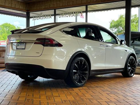 Used 2018 Tesla Model X 75D AWD/4WD image 11