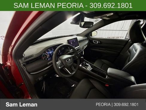 New 2026 Jeep Compass Latitude image 9