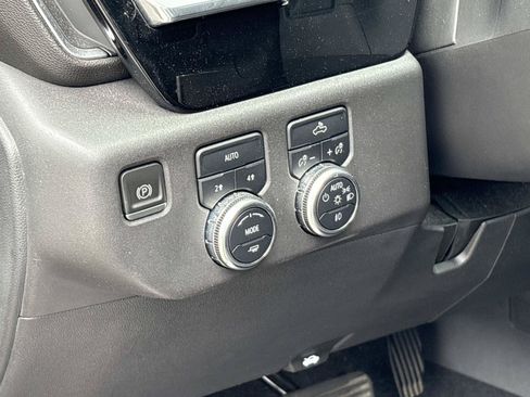 Used 2022 GMC Sierra 1500 Elevation AWD/4WD image 17
