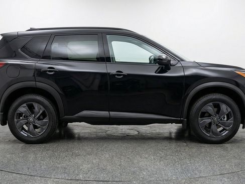 Used 2025 Nissan Rogue SV FWD image 11