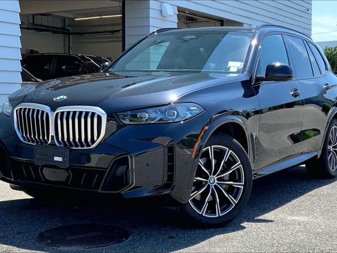 Used 2024 BMW X5 xDrive40i w/ M Sport Package AWD/4WD image 1