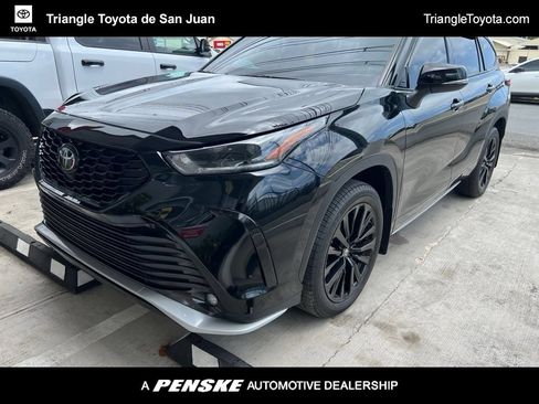 Used 2025 Toyota Highlander LE AWD/4WD image 1
