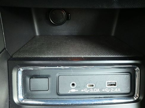 Used 2024 Subaru Ascent Premium w/ Convenience Package image 35