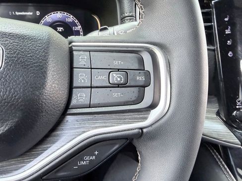 Used 2024 Jeep Wagoneer Series II w/ Flexible Seating Group image 14