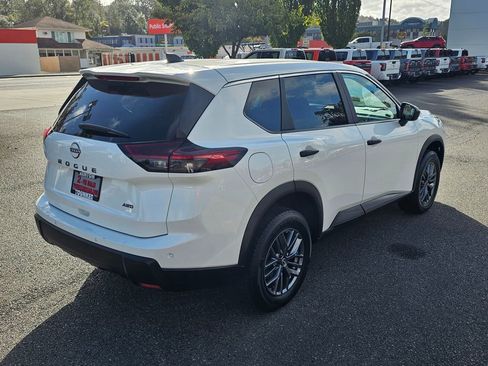 Certified 2024 Nissan Rogue S image 5