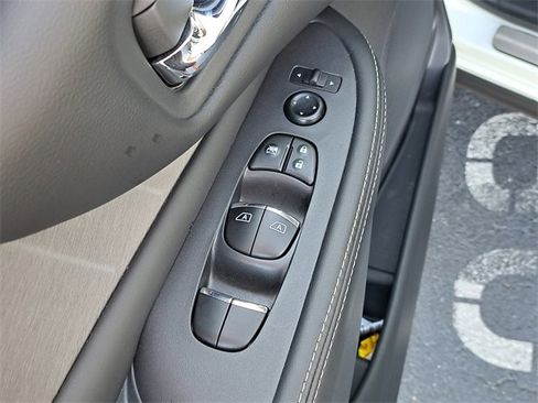 Used 2023 Nissan Murano SL w/ Cargo Package image 21