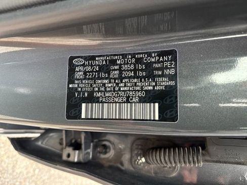 Used 2024 Hyundai Elantra SEL FWD image 17