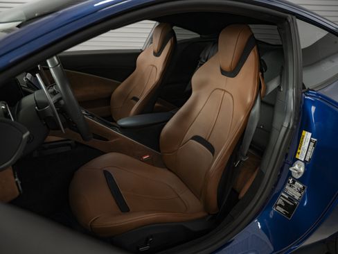 Used 2023 Ferrari Roma RWD image 27
