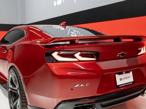 Used 2018 Chevrolet Camaro ZL1 RWD image 31