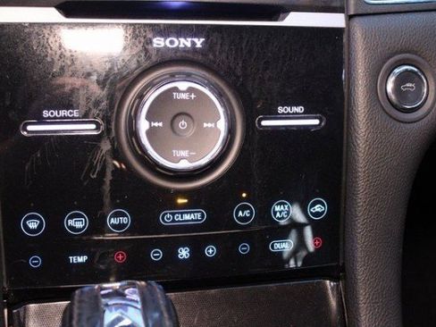 Used 2019 Ford Taurus Limited image 26