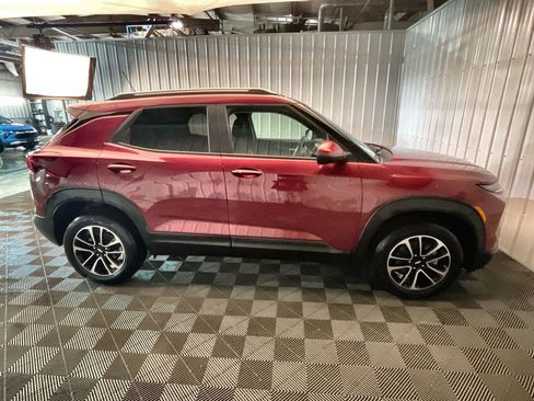 Used 2024 Chevrolet TrailBlazer LT w/ LT Cold Weather Package image 9