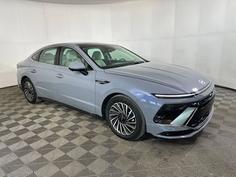 Certified 2025 Hyundai Sonata Limited image 18