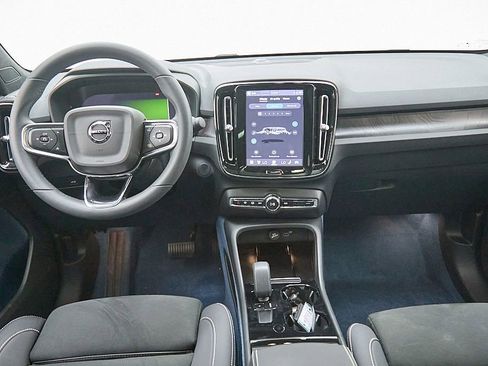 Certified 2023 Volvo C40 P8 Recharge Ultimate image 24