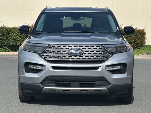 Used 2023 Ford Explorer Limited image 9