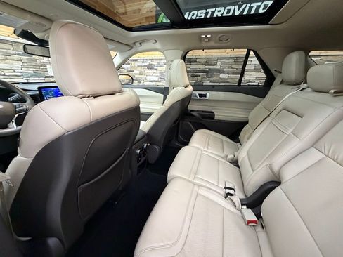 Used 2020 Ford Explorer Platinum image 29