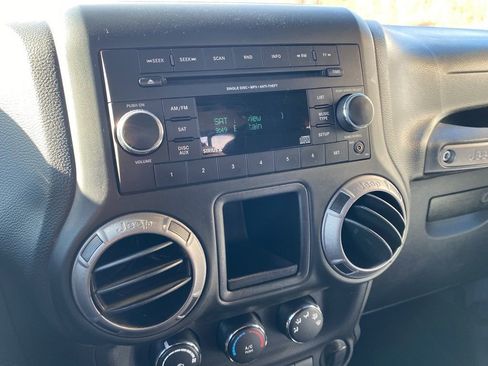 Used 2014 Jeep Wrangler Sport image 23