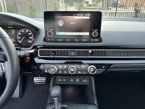 Certified 2025 Honda Civic Sport image 24