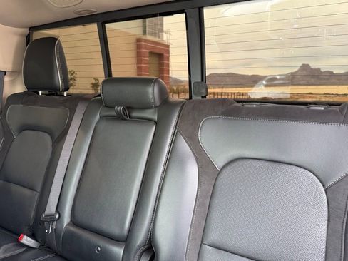 Used 2020 RAM 1500 Laramie w/ Off Road Group AWD/4WD image 8