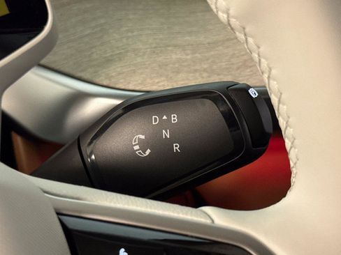 New 2025 Volkswagen ID. Buzz 1st Edition image 21