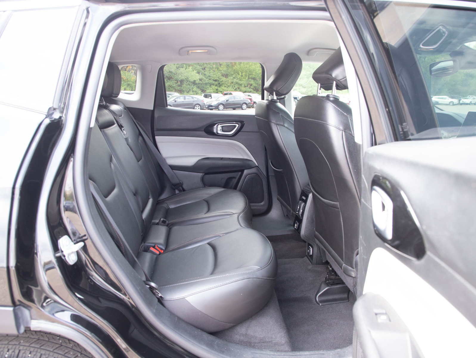 Used 2022 Jeep Compass Limited AWD/4WD image 12
