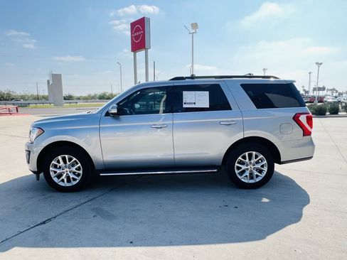 Used 2021 Ford Expedition XLT image 4