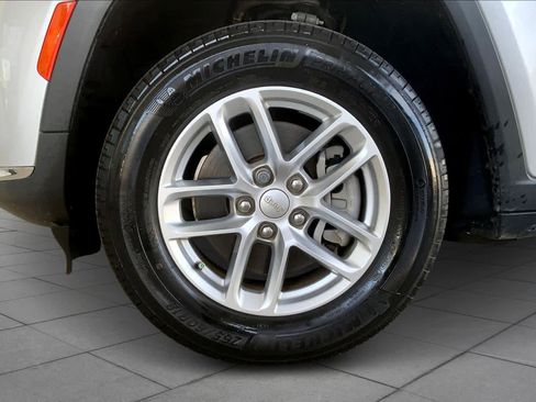 Used 2021 Jeep Grand Cherokee L Laredo w/ Luxury Tech Group I image 10