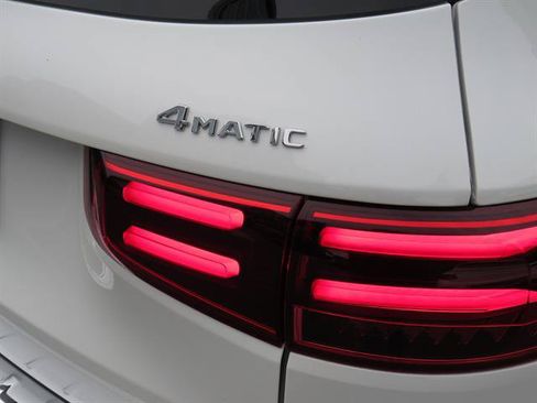Used 2026 Mercedes-Benz GLB 250 4MATIC image 30
