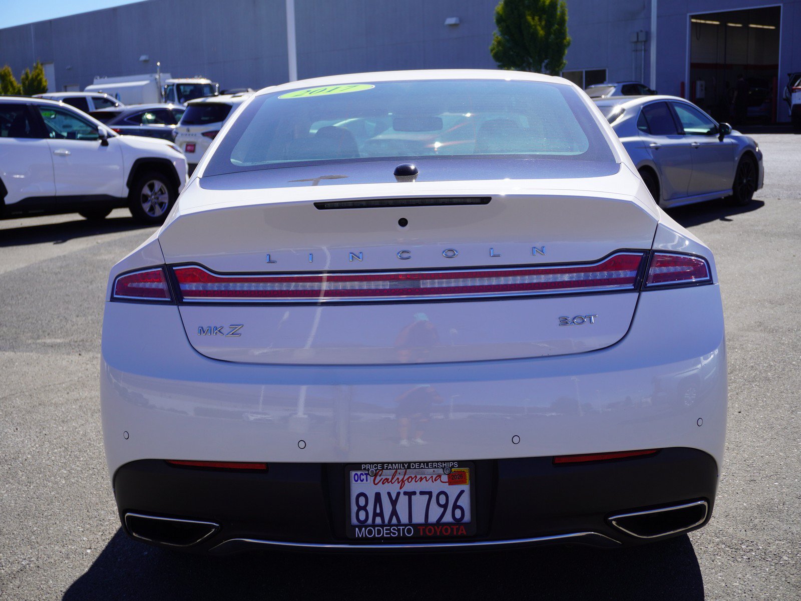 Used 2017 Lincoln MKZ Reserve w/ Technology Package FWD image 9