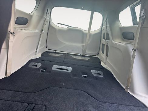Used 2023 Chrysler Voyager LX FWD image 13