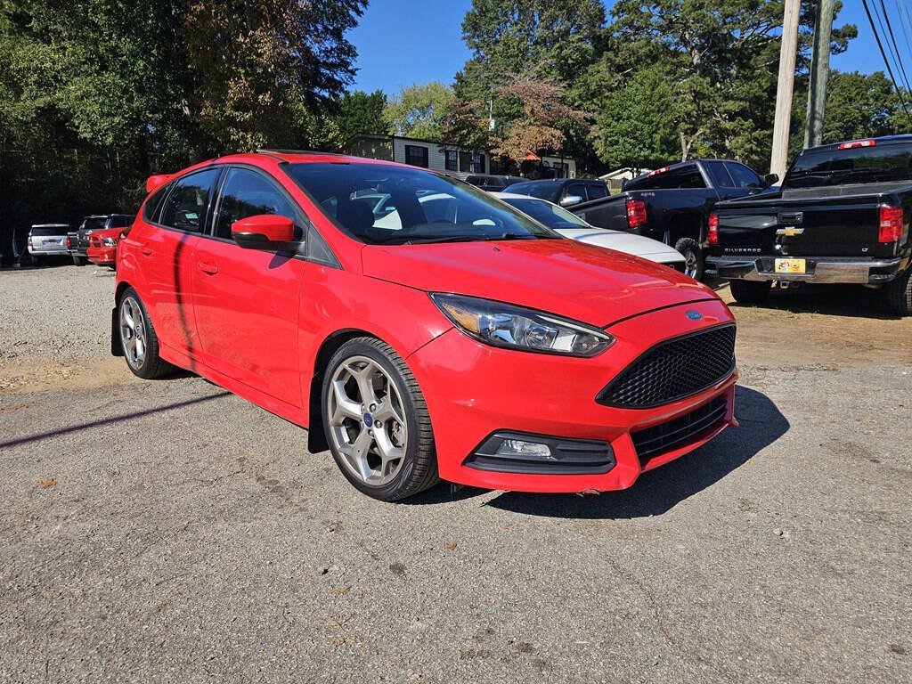Used 2016 Ford Focus ST FWD image 6