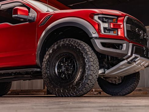 Used 2018 Ford F150 Raptor w/ Equipment Group 802A Luxury image 15