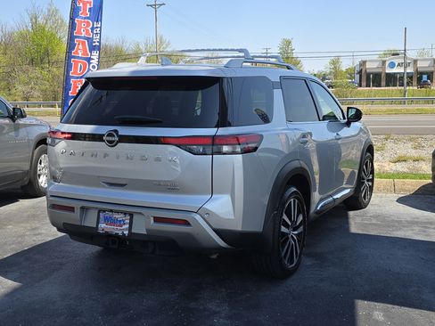 Used 2024 Nissan Pathfinder Platinum image 2