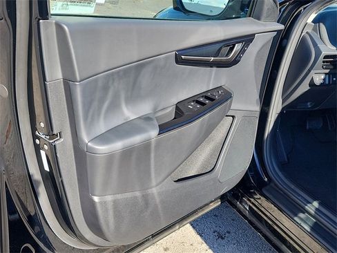 New 2025 Kia EV6 Wind image 10