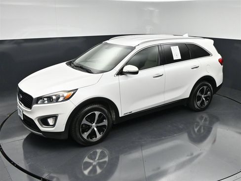 Used 2017 Kia Sorento EX AWD/4WD image 19